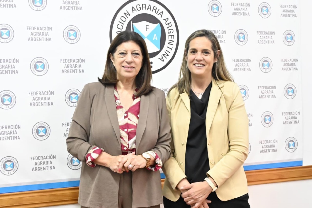 En este momento estás viendo CLARA GARCÍA: “LAS MUJERES DEL CAMPO SANTAFESINO HAN SIDO PIONERAS EN ABRIR CAMINOS A LA PARTICIPACIÓN”