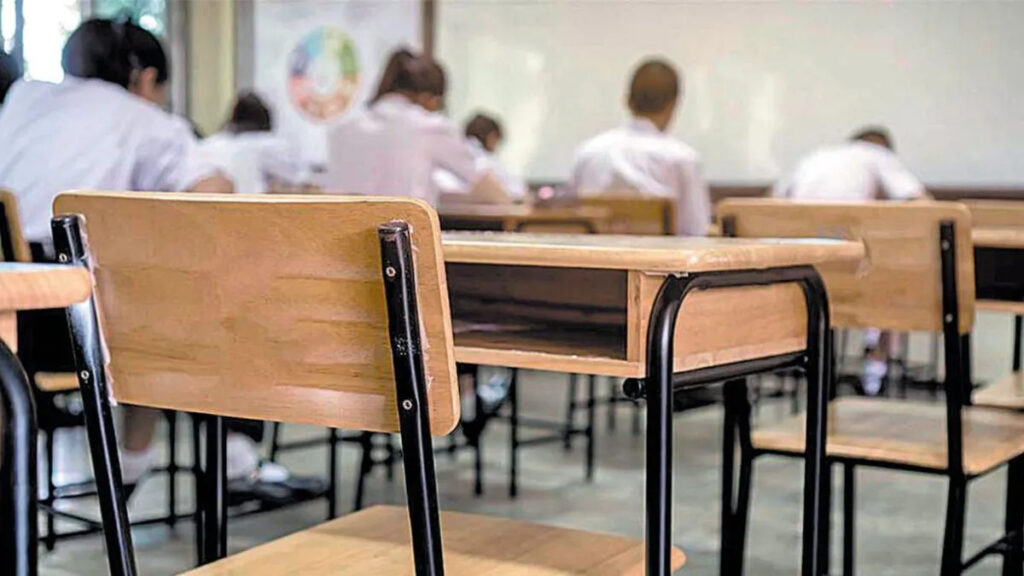 Lee más sobre el artículo Solo 10 de cada 100 alumnos terminan la secundaria en tiempo y forma: en Santa Fe, la cifra refleja la media nacional