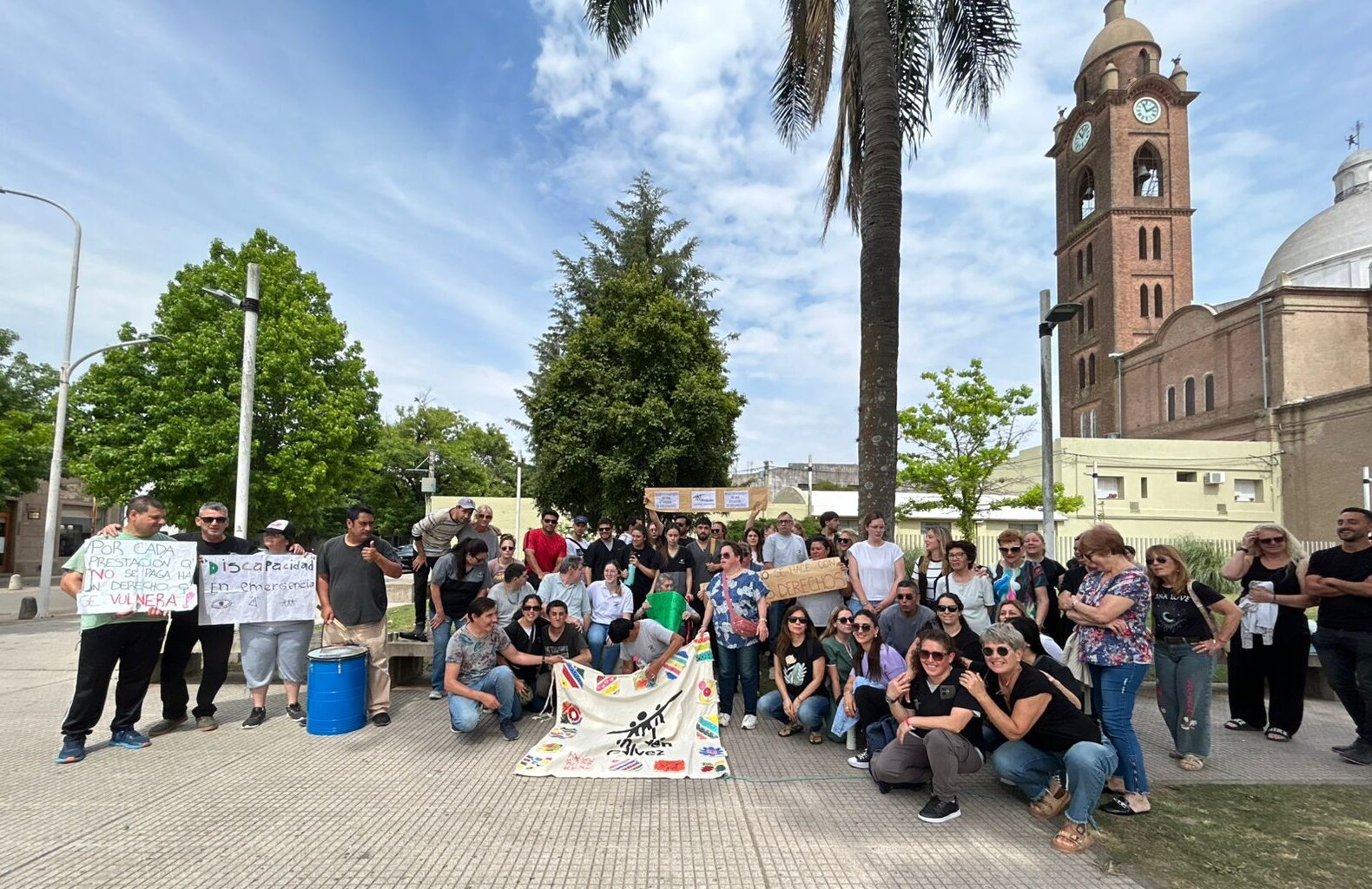 En este momento estás viendo Gálvez se sumó a la Marcha Nacional por la Ley de Discapacidad
