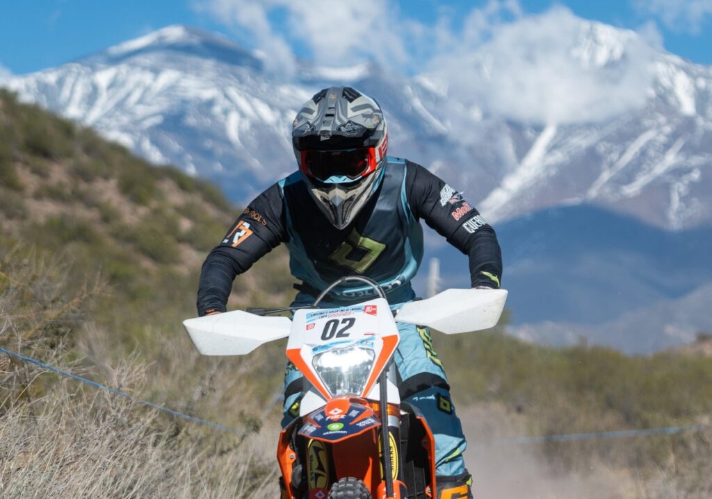 Lee más sobre el artículo Argentino – Luciano Robledo, histórico título para un santafesino en el Enduro.