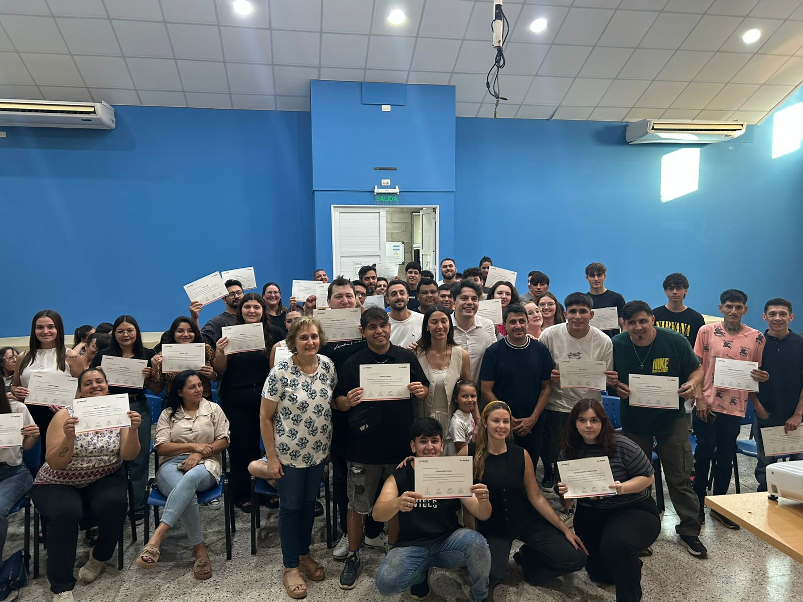 En este momento estás viendo Más de 55 certificados entregados en el Ce.Fo.Se: robótica y simulación 3D, ingreso al sector productivo y electricidad domiciliaria