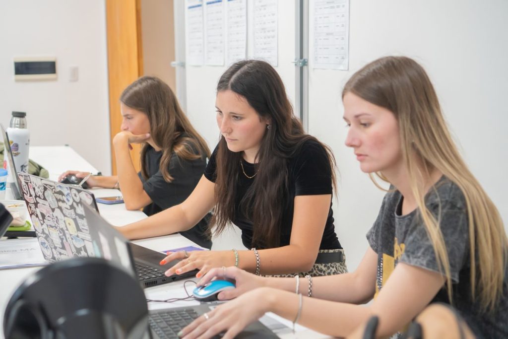 Abren la preinscripción 2026 para completar la secundaria virtual en Santa Fe