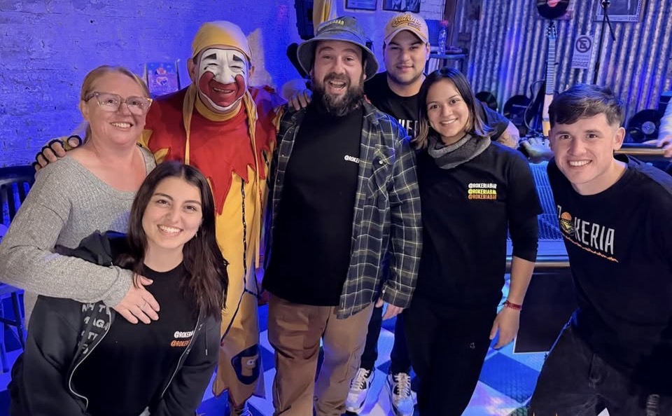 Piñón Fijo emocionó a Gálvez con su show para adultos en una noche especial en LA ROKERIA