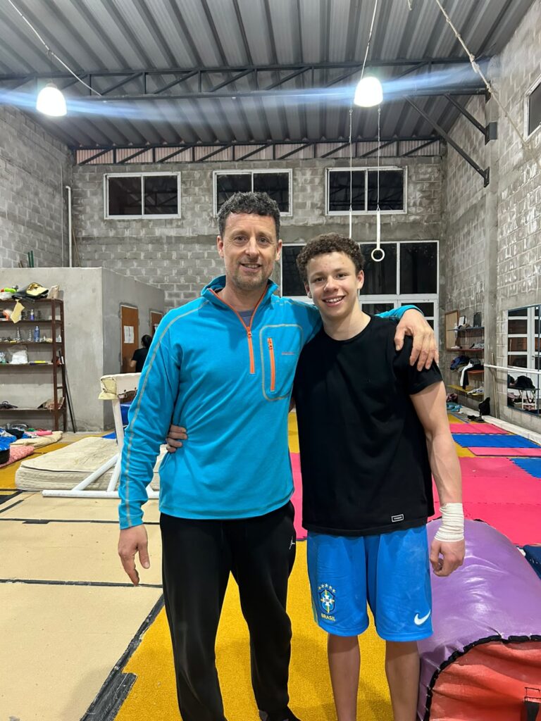 Lee más sobre el artículo Gimnasio Saltos atraviesa un gran presente: Santiago Delamorclaz se consagró campeón argentino y el semillero sigue creciendo