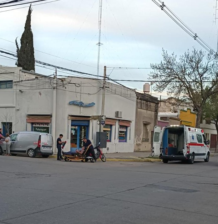 GÁLVEZ – SINIESTRO VIAL CON LESIONES LEVES