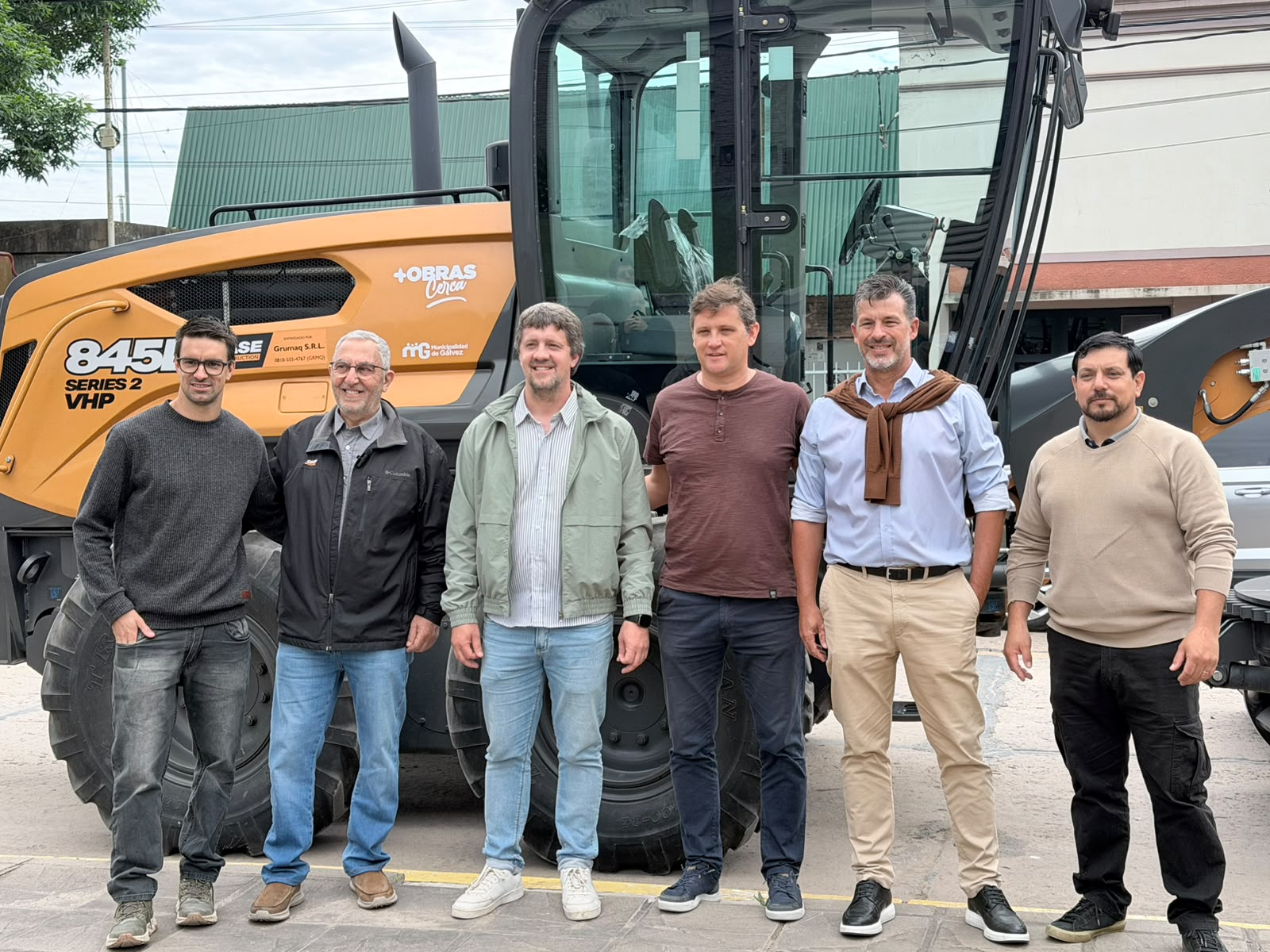 Gálvez incorporó una nueva motoniveladora y sumará más equipamiento para obras y servicios
